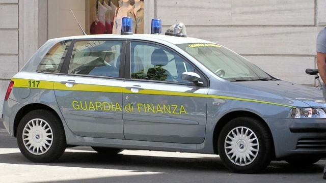 Automobile della Guardia di Finanza.png