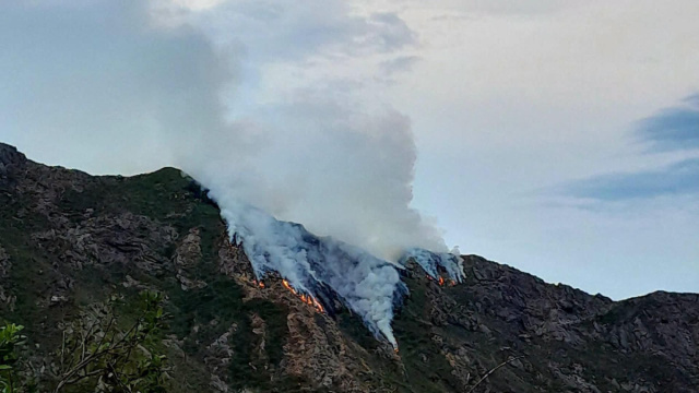 Continuano le operazioni di spegnimento dell'incendio sul Monte ... &copy; Creative Commons
