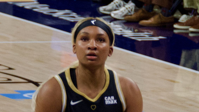 File:Kiki Iriafen 2025 Mystics.jpg - Wikipedia &copy; Creative Commons