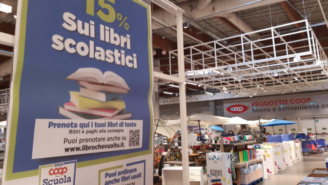Nel 2023 oltre un milione di libri scolastici sono stati ordinati ... &copy; Creative Commons