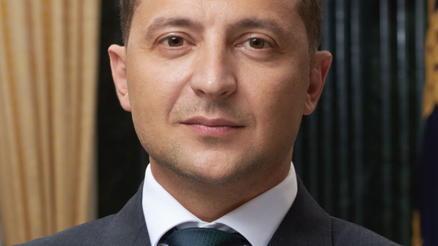 Figura:Volodymyr Zelensky Official portrait.jpg - Wikipedia an ... &copy; Creative Commons