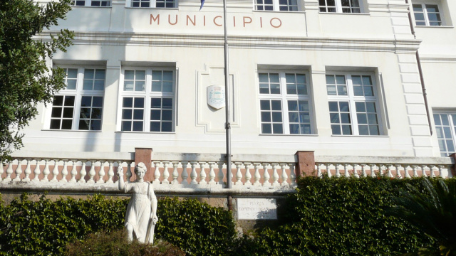 Palazzo comunale (Bordighera) - Wikipedia &copy; Creative Commons
