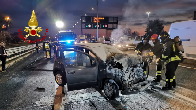 Tangenziale di Mestre A57, auto in fiamme dopo lo scontro col ... &copy; Creative Commons