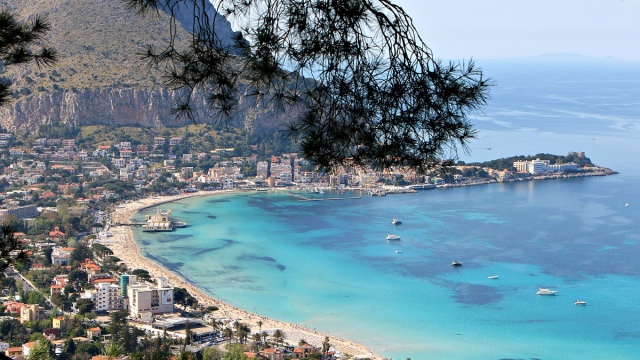 Mondello - Wikipedia &copy; Creative Commons