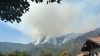 Monte Barone, incendio da dieci giorni minaccia le baite degli alpeggi