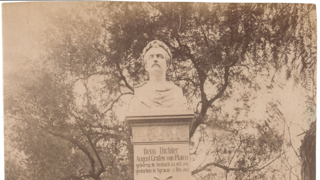 File:Gloeden, Wilhelm von (1856-1931) - n. 0090 - Tomba di August ... &copy; Creative Commons