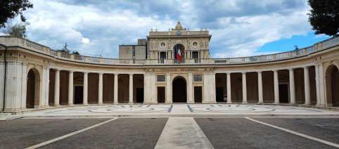 Assestamento bilancio Abruzzo: deficit da 56 milioni accende lo scontro