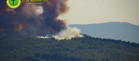 Incendio boschivo nel Fiorentino: rogo a San Donato in Poggio in contenimento