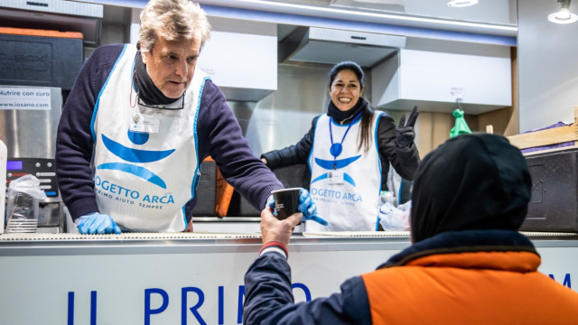 Cucina mobile, a Milano diventa attiva giorno e notte - Progetto Arca &copy; Creative Commons
