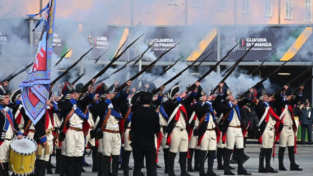 In divisa d'epoca per i 250 anni della Guardia di Finanza a Torino ... &copy; Creative Commons