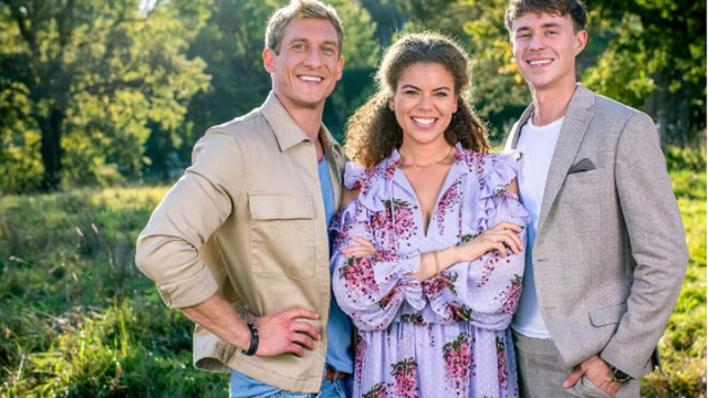 In foto il cast della soap opera &copy; Rete4