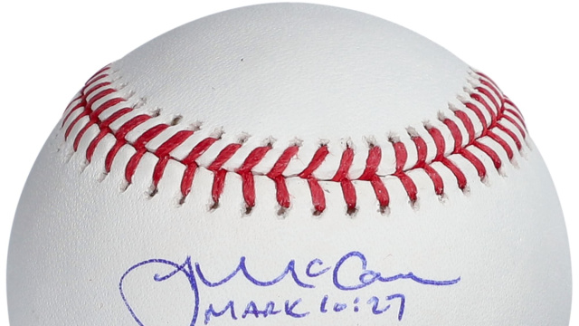 Pallone da baseball autografato dai Baltimore Orioles di James ... &copy; Creative Commons