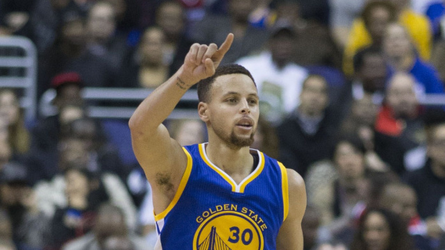 File:Stephen Curry dribbling 2016.jpg - Wikipedia &copy; Creative Commons