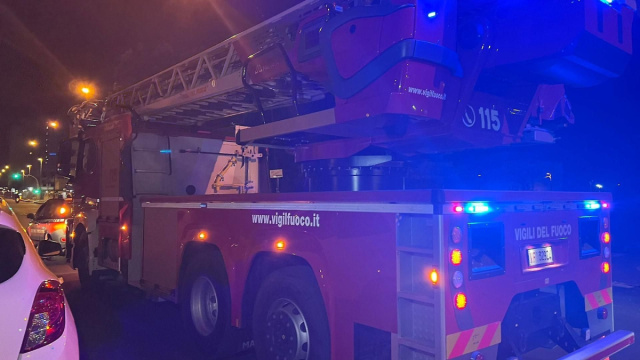 Incendio nella notte, fiamme davanti al ristorante &ldquo;Li Rrusti ... &copy; Creative Commons