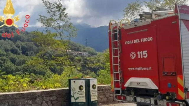 Mezzo dei vigili del fuoco - Vigili del Fuoco.