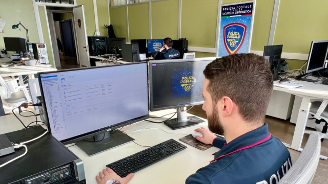 Polizia Postale: BOLOGNA. OPERAZIONE &ldquo;BACK IN TIME&rdquo; ARRESTATE 4 ... &copy; Creative Commons