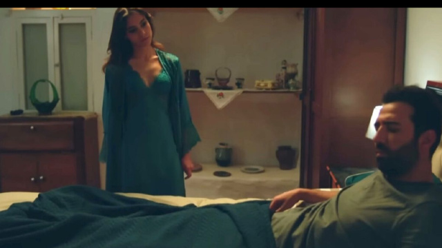 Zerrin e Demir in Far Away &copy; Mediaset
