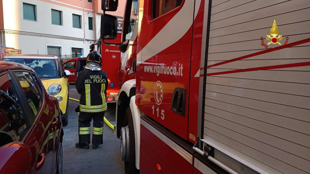 INCENDIO IN UN APPARTAMENTO IN VIA BURLANDO  vigilfuoco.tv &copy; Creative Commons