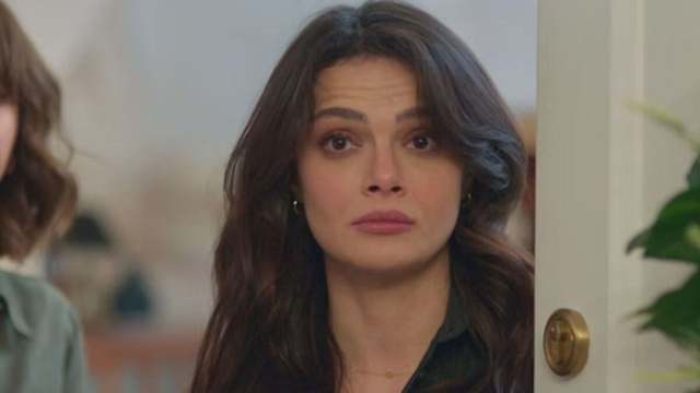 In foto la protagonista di Far Away @ Mediaset