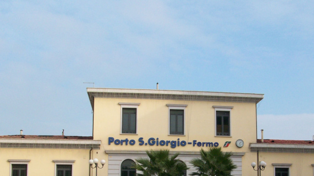 Stazione di Porto San Giorgio-Fermo - Wikipedia &copy; Creative Commons