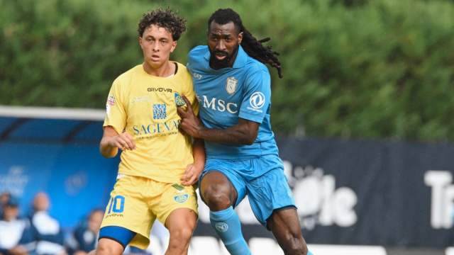 Zambo Anguissa, centrocampista del Napoli. Foto &copy; Napoli