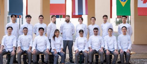 La Malesia chiude la Network School di Balaji Srinivasan per problemi di licenza