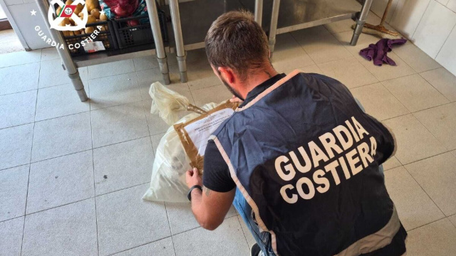 Guardia Costiera di Crotone - &copy; Guardia Costiera