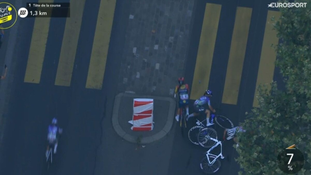 La caduta di Letizia Paternoster al Tour de France Femmes - &copy; Screenshot Eurosport