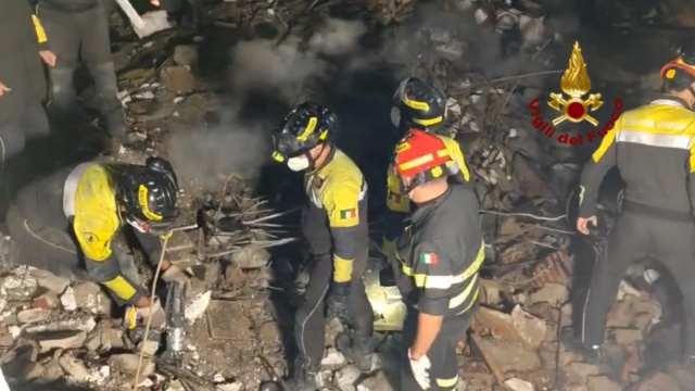 MESSINA, VIGILI DEL FUOCO RECUPERANO CORPO SECONDA VITTIMA A ... &copy; Creative Commons