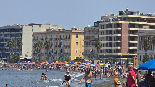 Castellammare di Stabia, denunciata una 42enne: affittava lettini ... &copy; Creative Commons