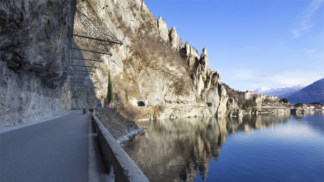 Giro lago di Iseo in bici: borghi antichi, olio e Christo &copy; Creative Commons