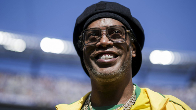Ronaldinho, a 46 anni, &egrave; pronto a tornare in campo, con la maglia ... &copy; Creative Commons