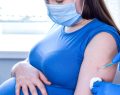 Vaccini in gravidanza: l'importanza per madre e neonato, ma l'adesione è bassa