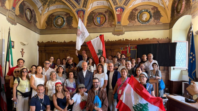 Il sindaco di Assisi accoglie pellegrini libanesi per la pace in ... &copy; Creative Commons