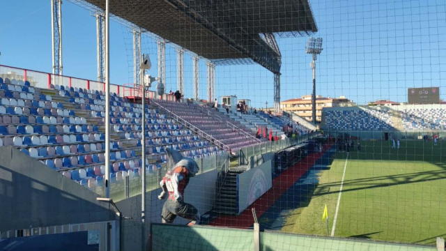 Lo Stadio Comunale "Ezio Scida" di Crotone - &copy; Francesco Trabassi