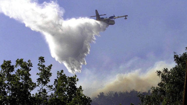 Puglia senza aerei antincendio: scontro sull'appalto milionario - la ... &copy; Creative Commons