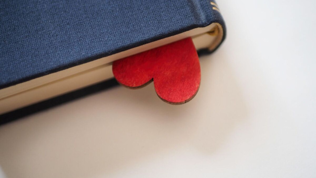 Cuore e libro &copy; Immagine di Pixabay
