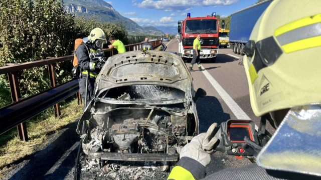 Auto prende fuoco in A22 &copy; Creative Commons