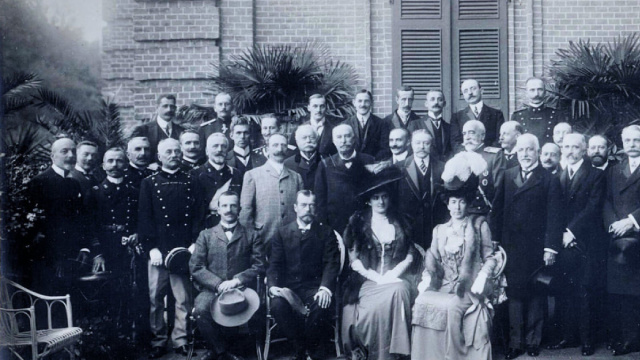 File:Vittorio Emanuele III e lo Zar Nicola II.jpg - Wikipedia &copy; Creative Commons