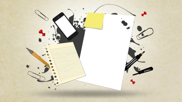 Articoli da scuola - foto da Pixabay.