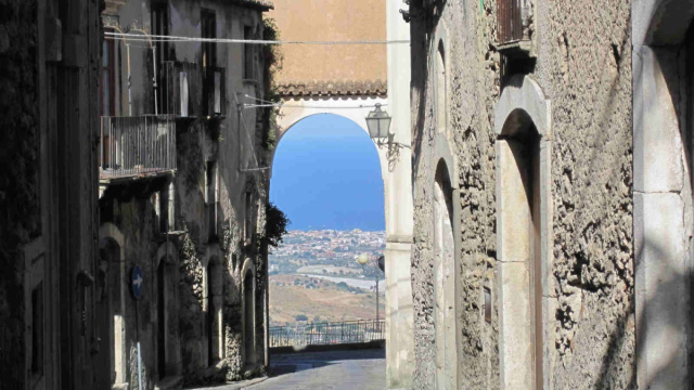 Cosa vedere a Gerace, l'antico Borgo dello Sparviero &copy; Creative Commons