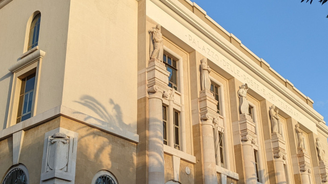 Palazzo delle Poste (Taranto) - Wikipedia &copy; Creative Commons