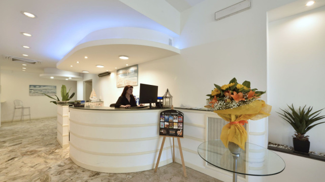 Diano Marina, Cervo, Imperia - Hotel Diano Marina &copy; Creative Commons