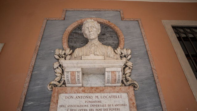 Don Antonio Locatelli, tutto l'amore per Sant'Antonio - La Difesa ... &copy; Creative Commons