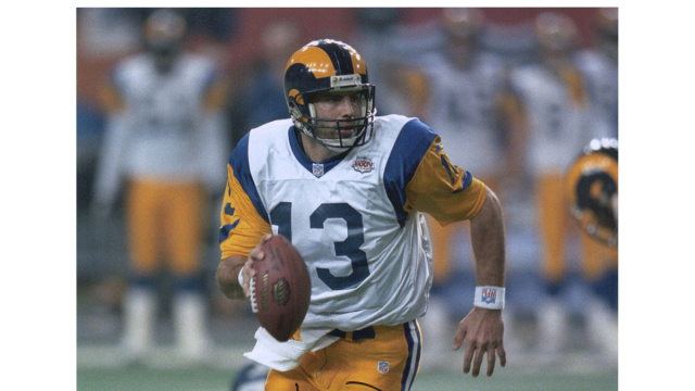 Fotografia del Super Bowl XXXIV della maglia bianca di Kurt Warner ... &copy; Creative Commons