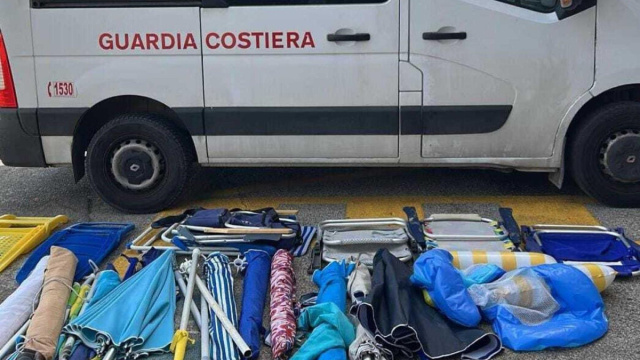 Sequestrati ombrelloni e lettini, liberati 200 mq di spiaggia &copy; Creative Commons