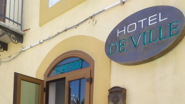 Bando per la gestione dell'albergo comunale di Oliveto Lucano ... &copy; Creative Commons