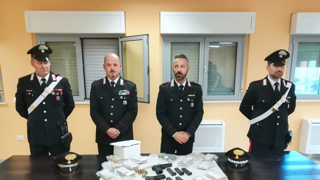 Pistole, droga e 120mila euro nascosti sotto terra: scovato il ... &copy; Creative Commons