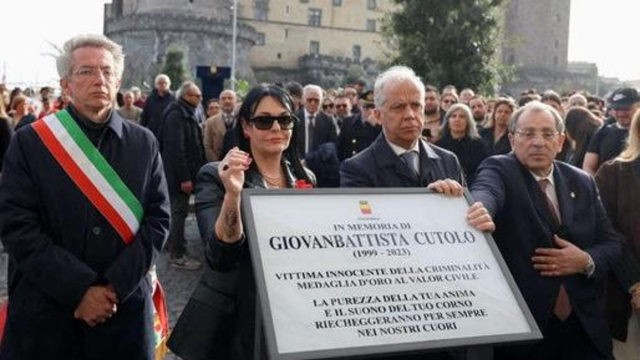 Napoli targa per Giogi&ograve; in piazza Municipio. La mamma: &ldquo;&Egrave; il ... &copy; Creative Commons