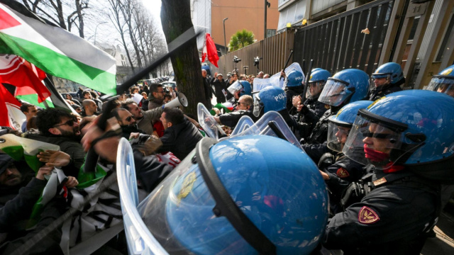 Presidio pro Palestina alla sede Rai di Napoli, scontri tra ... &copy; Creative Commons